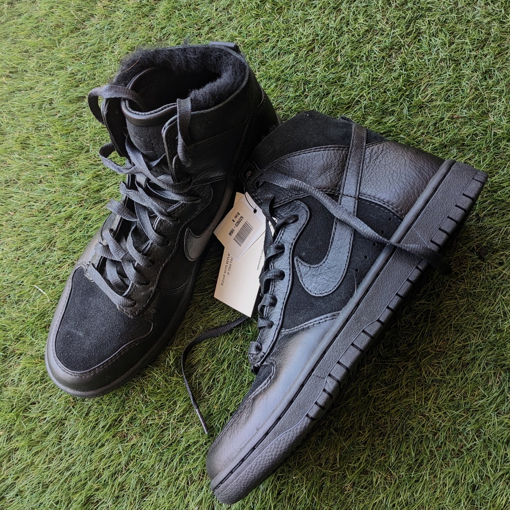 Nike Dunk Lux High Sherpa in Triple Black-- NEW WITH TAGS